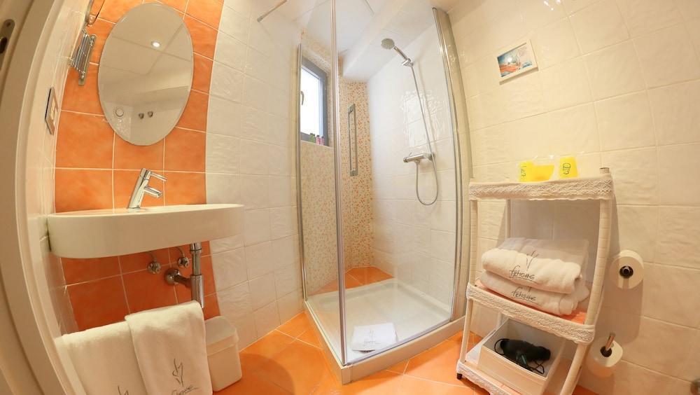 Hotel Fetiche Alojamiento Con Encanto Benidorm Bagian luar foto