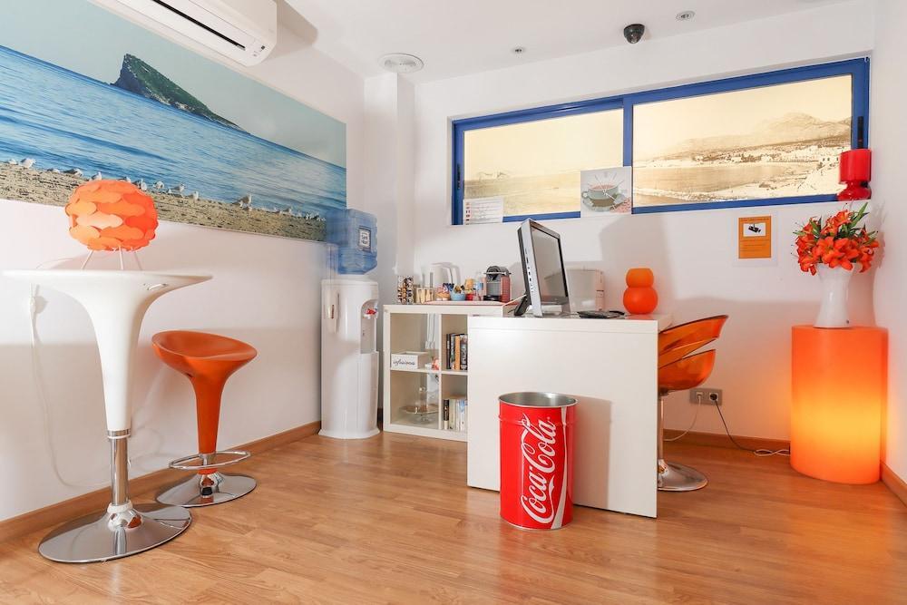Hotel Fetiche Alojamiento Con Encanto Benidorm Bagian luar foto
