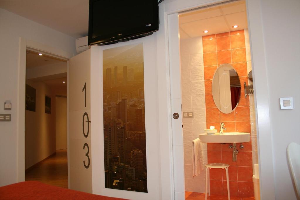 Hotel Fetiche Alojamiento Con Encanto Benidorm Ruang foto