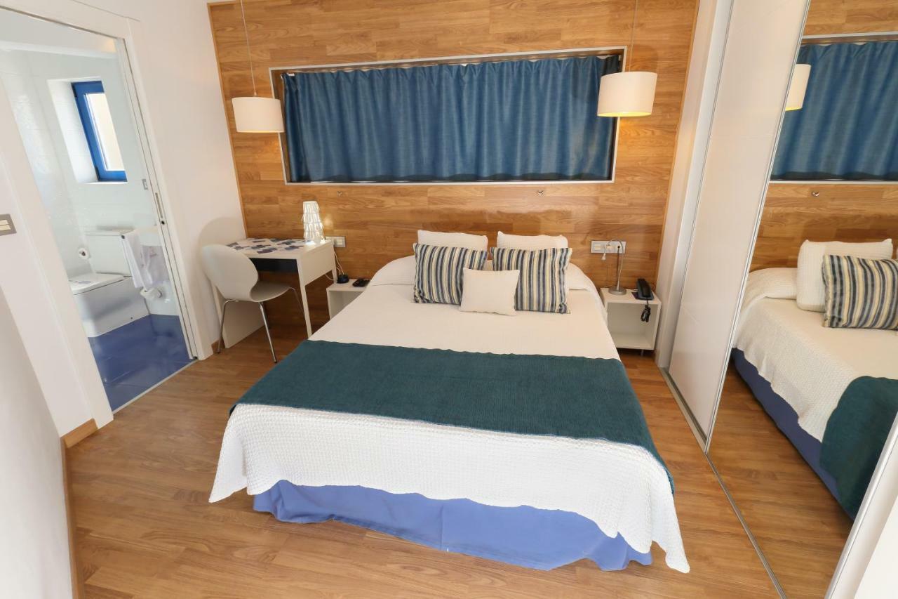 Hotel Fetiche Alojamiento Con Encanto Benidorm Bagian luar foto