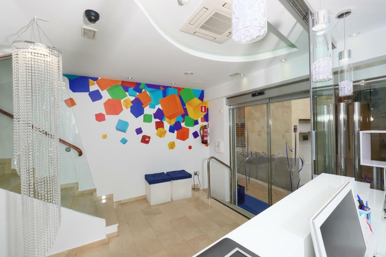 Hotel Fetiche Alojamiento Con Encanto Benidorm Bagian luar foto