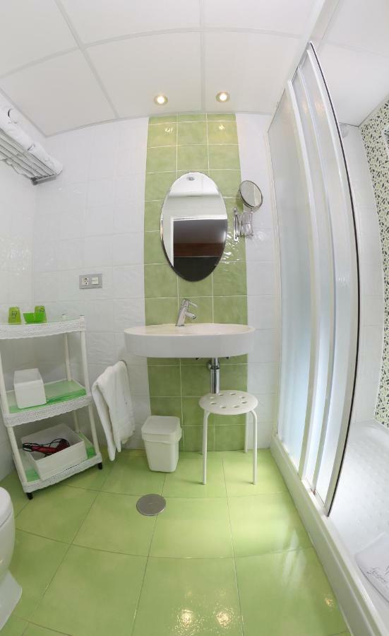 Hotel Fetiche Alojamiento Con Encanto Benidorm Bagian luar foto