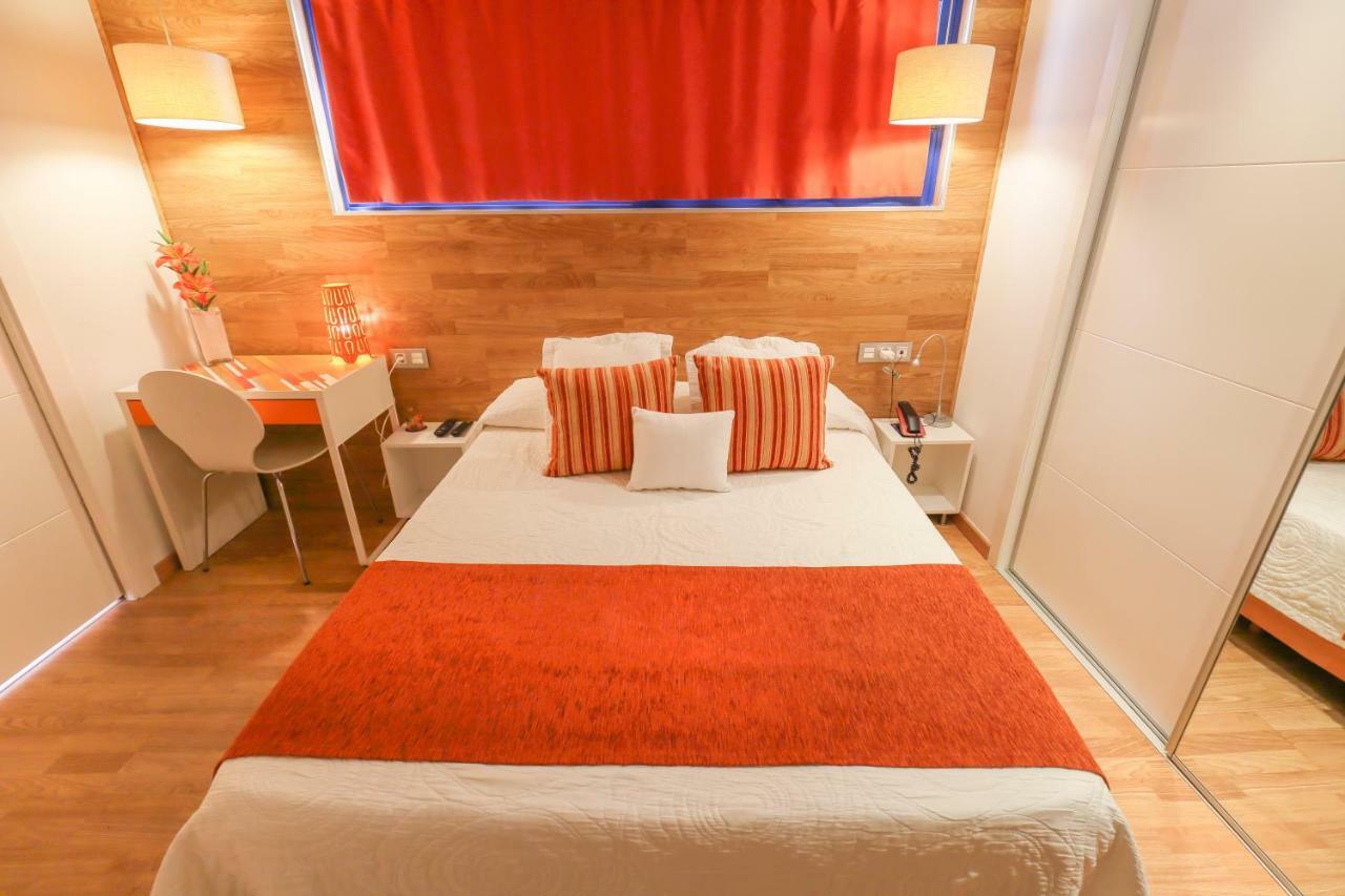 Hotel Fetiche Alojamiento Con Encanto Benidorm Bagian luar foto